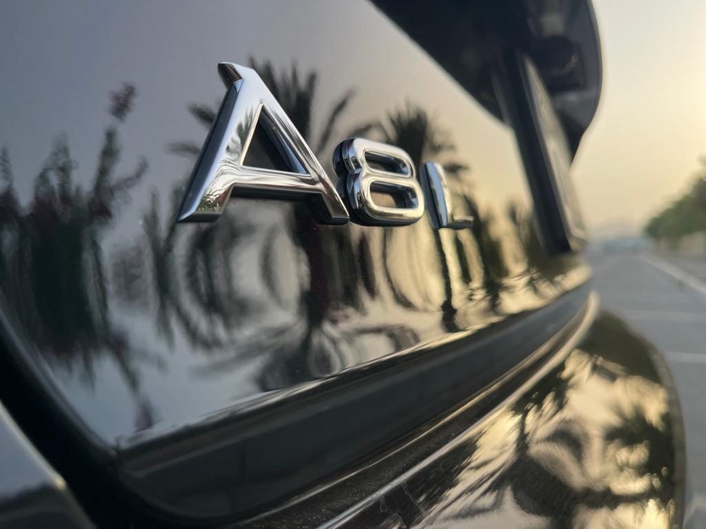 Audi A8 — photo 3