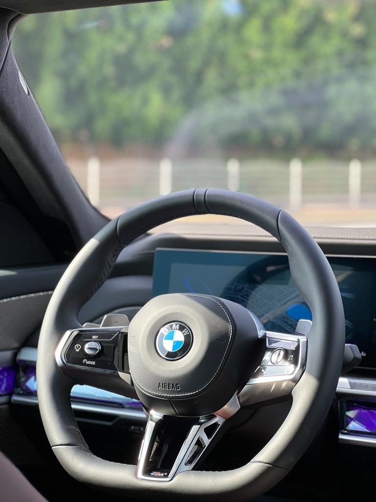 BMW 735i — photo 5