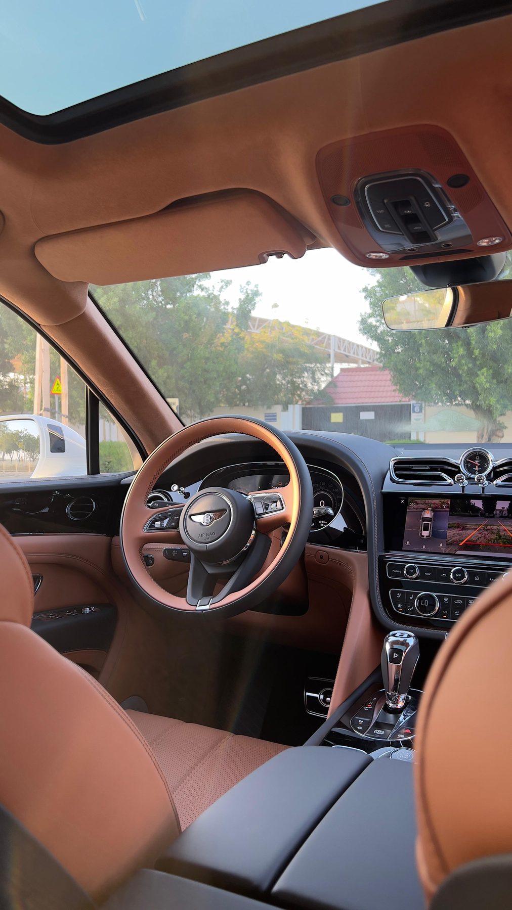 Bentley Bentayga — photo 5