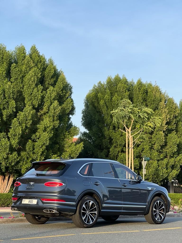 Bentley Bentayga — photo 3