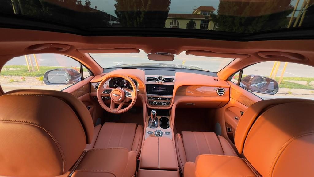 Bentley Bentayga — photo 4