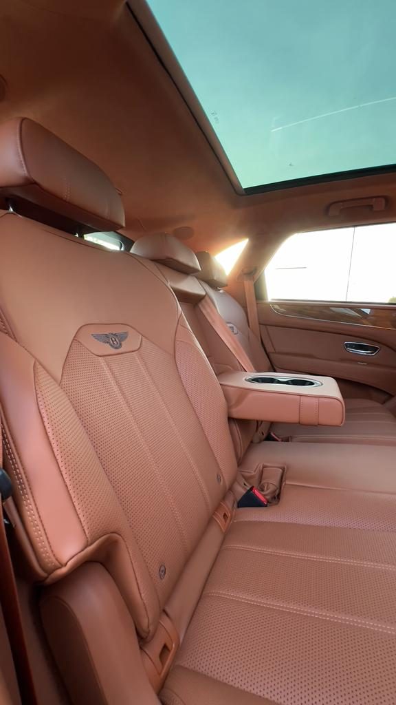 Bentley Bentayga — photo 5