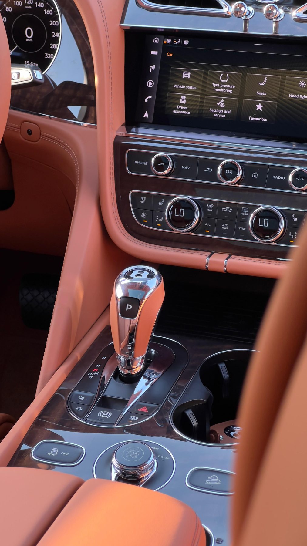 Bentley Bentayga — photo 4