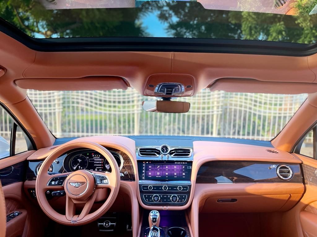 Bentley Bentayga — photo 3