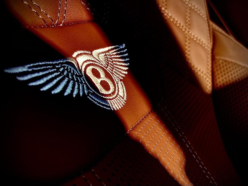 Bentley Bentayga — photo 4