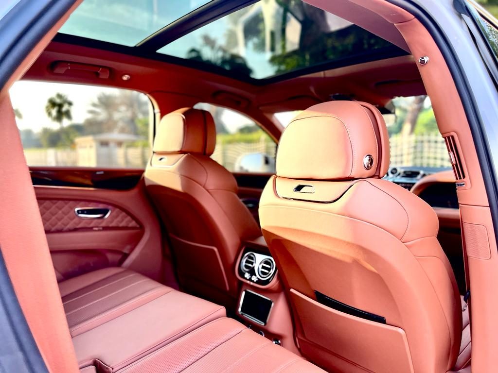 Bentley Bentayga — photo 5