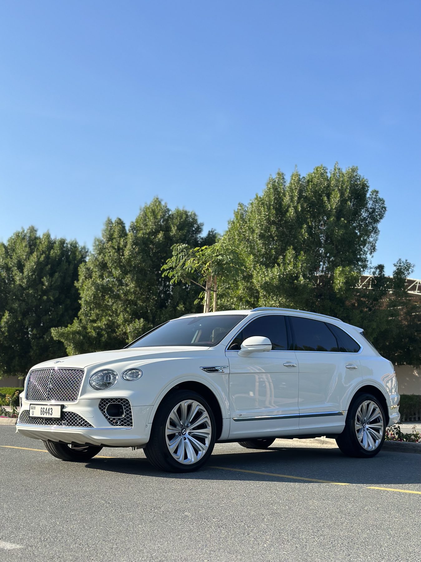 Bentley Bentayga — photo 3
