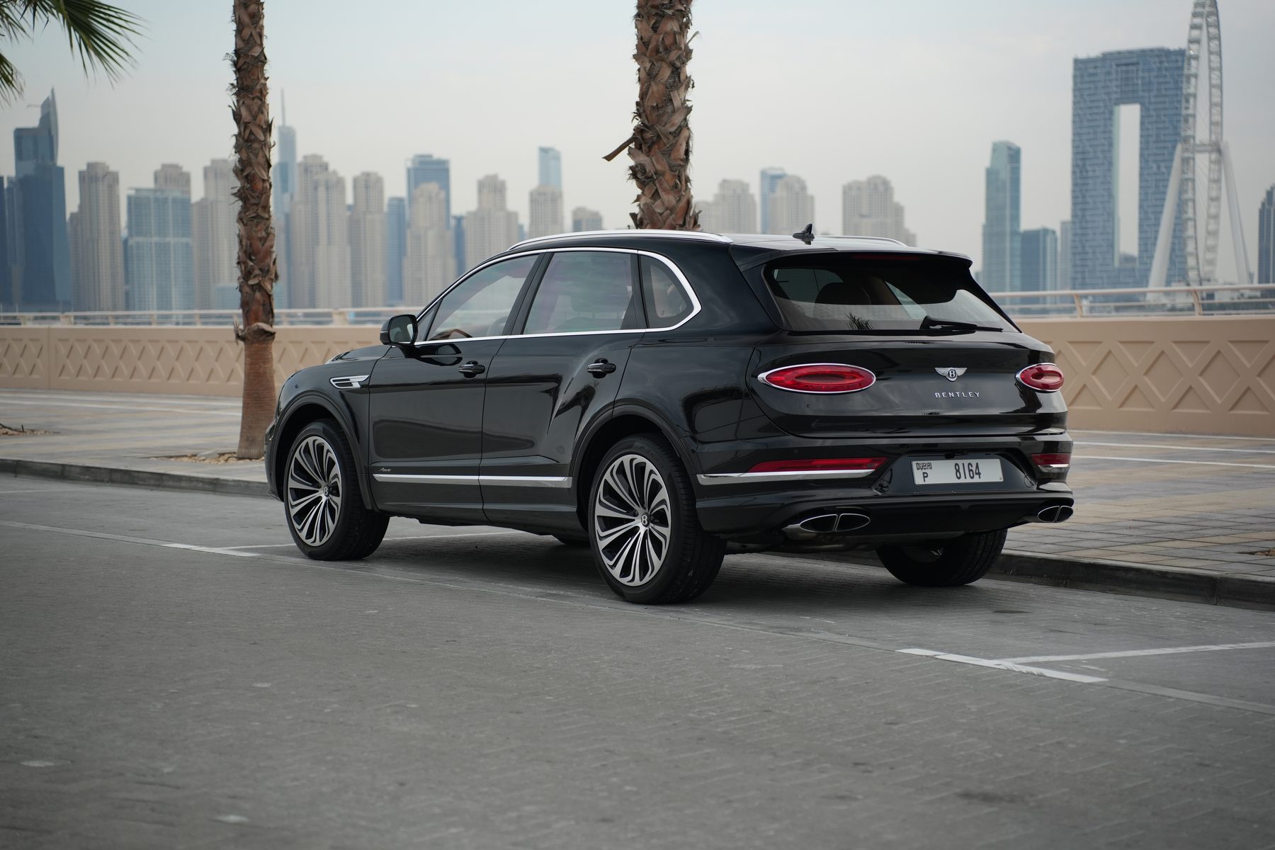Bentley Bentayga Azure — photo 3