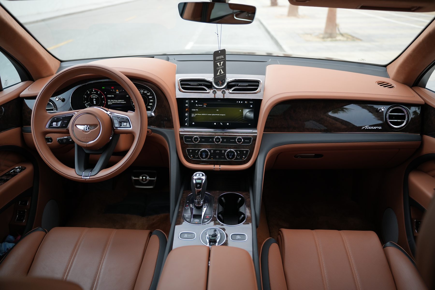 Bentley Bentayga Azure — photo 5