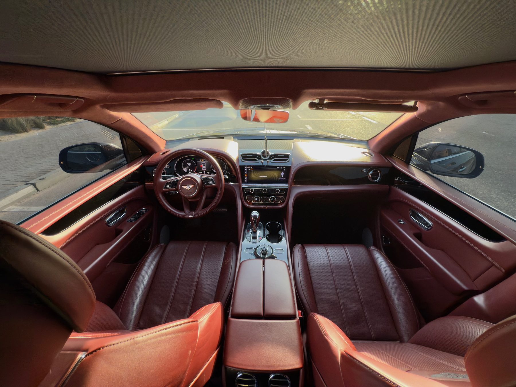 Bentley Bentayga V8 — photo 5