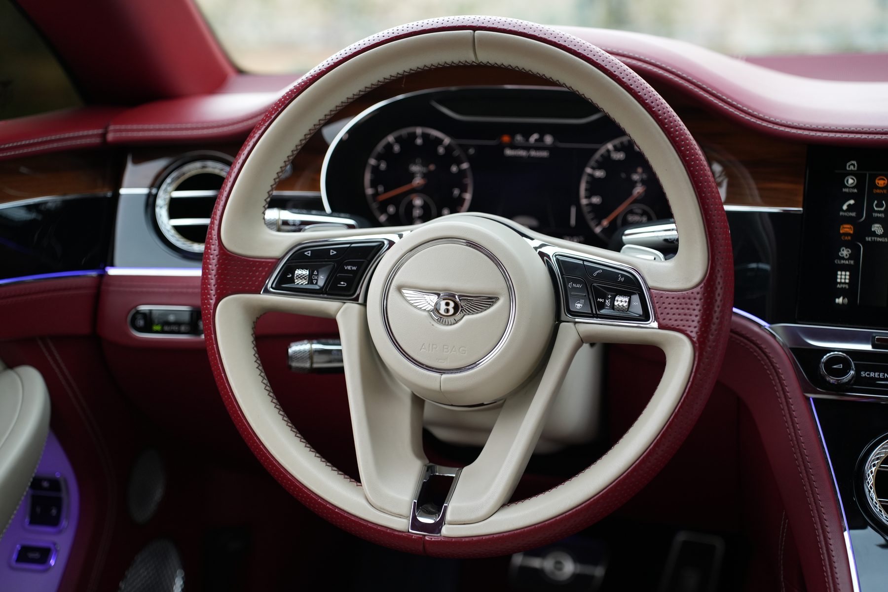 Bentley GT — photo 5