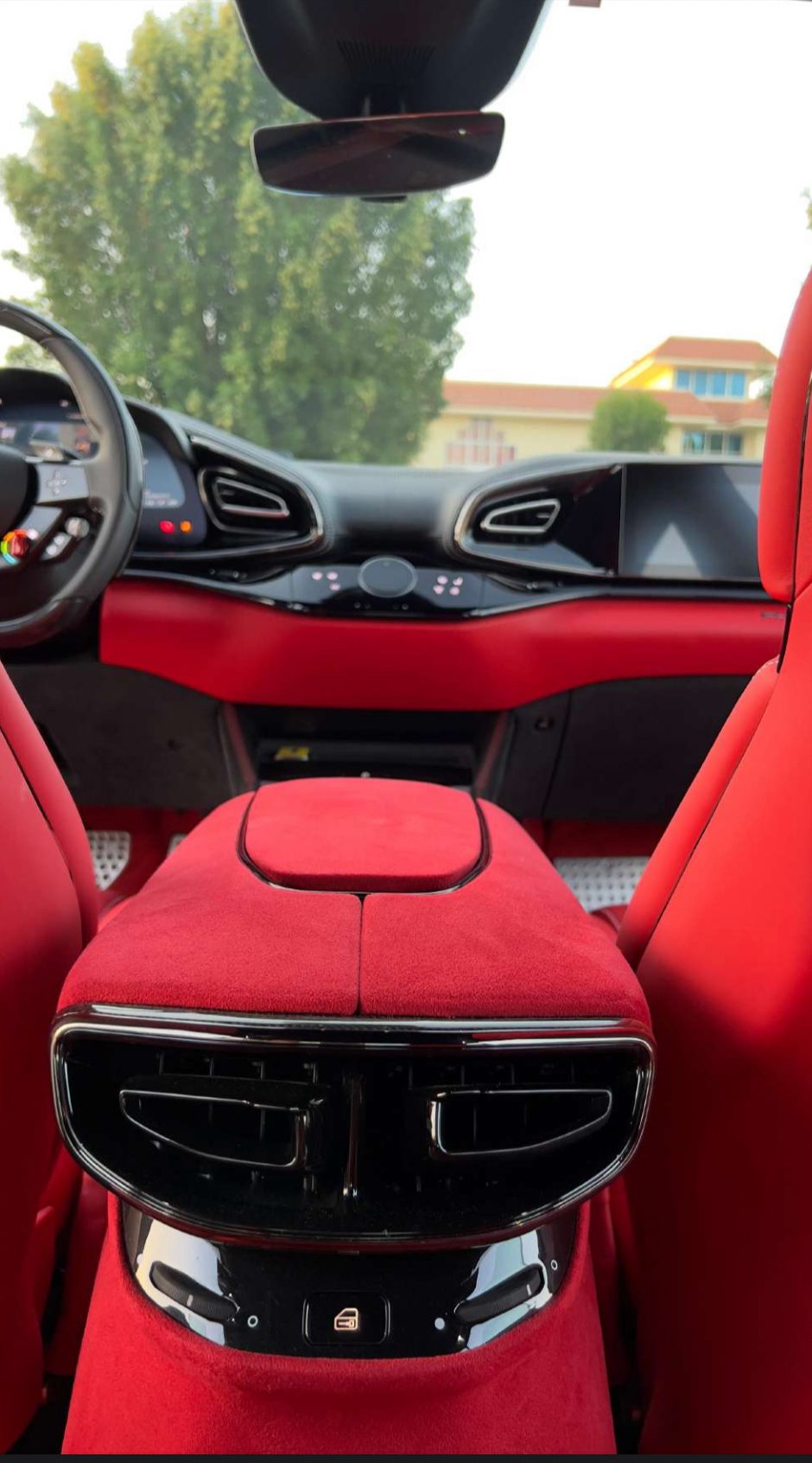 Ferrari Purosangue — photo 9