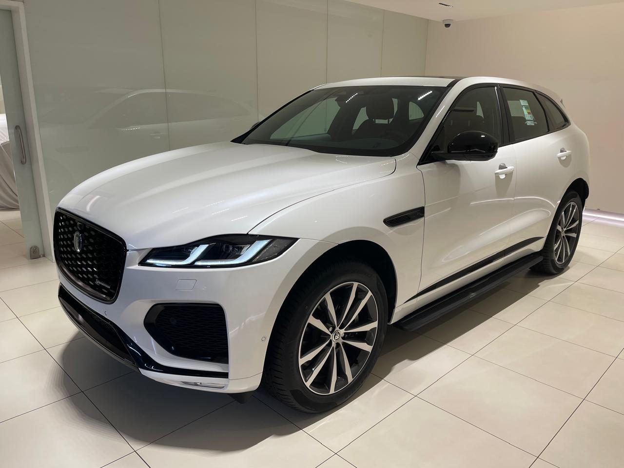Jaguar F Pace