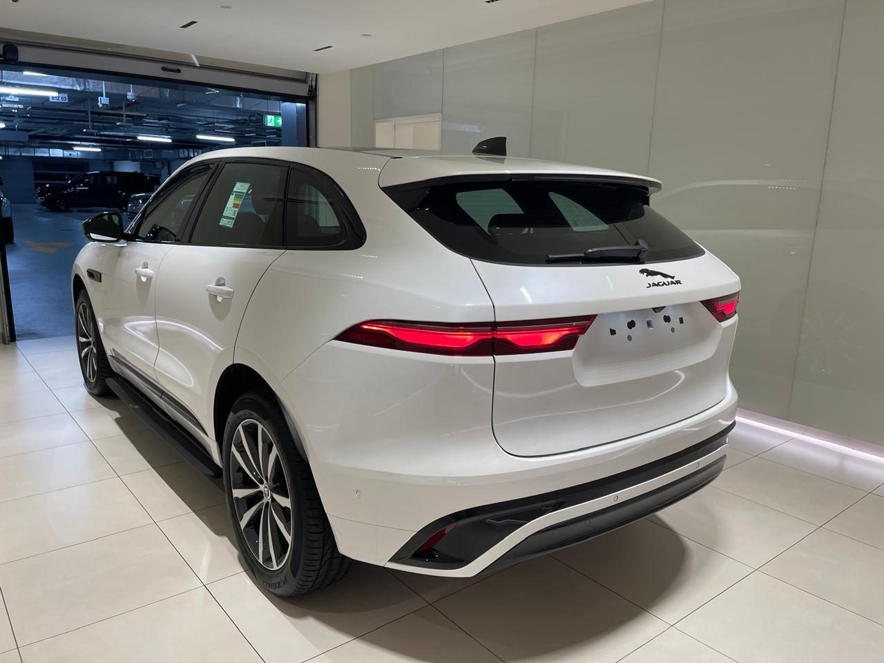 Jaguar F Pace