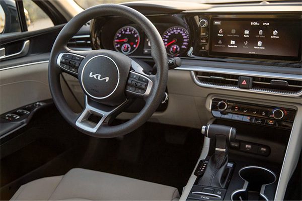 Kia K5 — photo 4