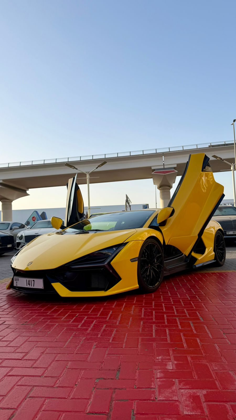 Lamborghini Revuelto — photo 3
