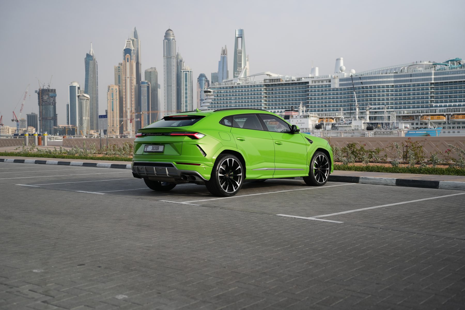 Lamborghini Urus — photo 4