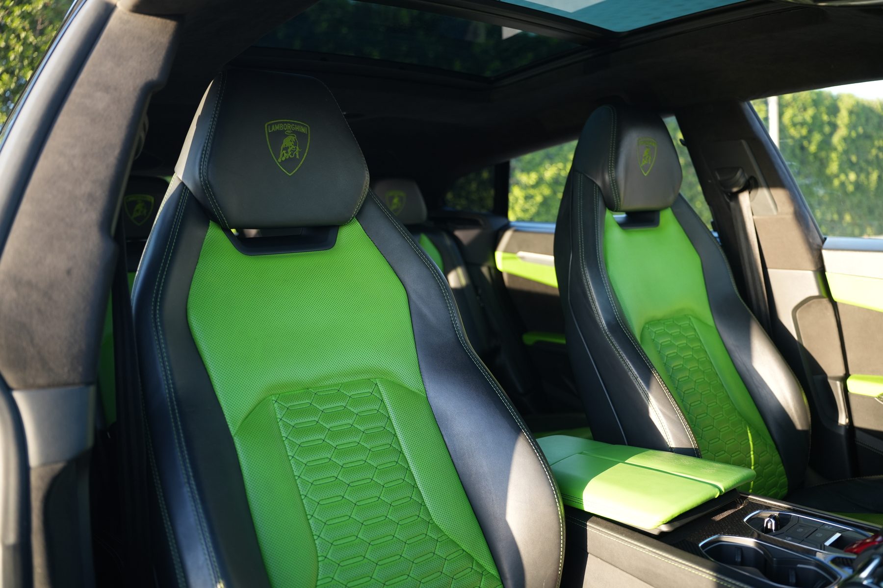 Lamborghini Urus — photo 5