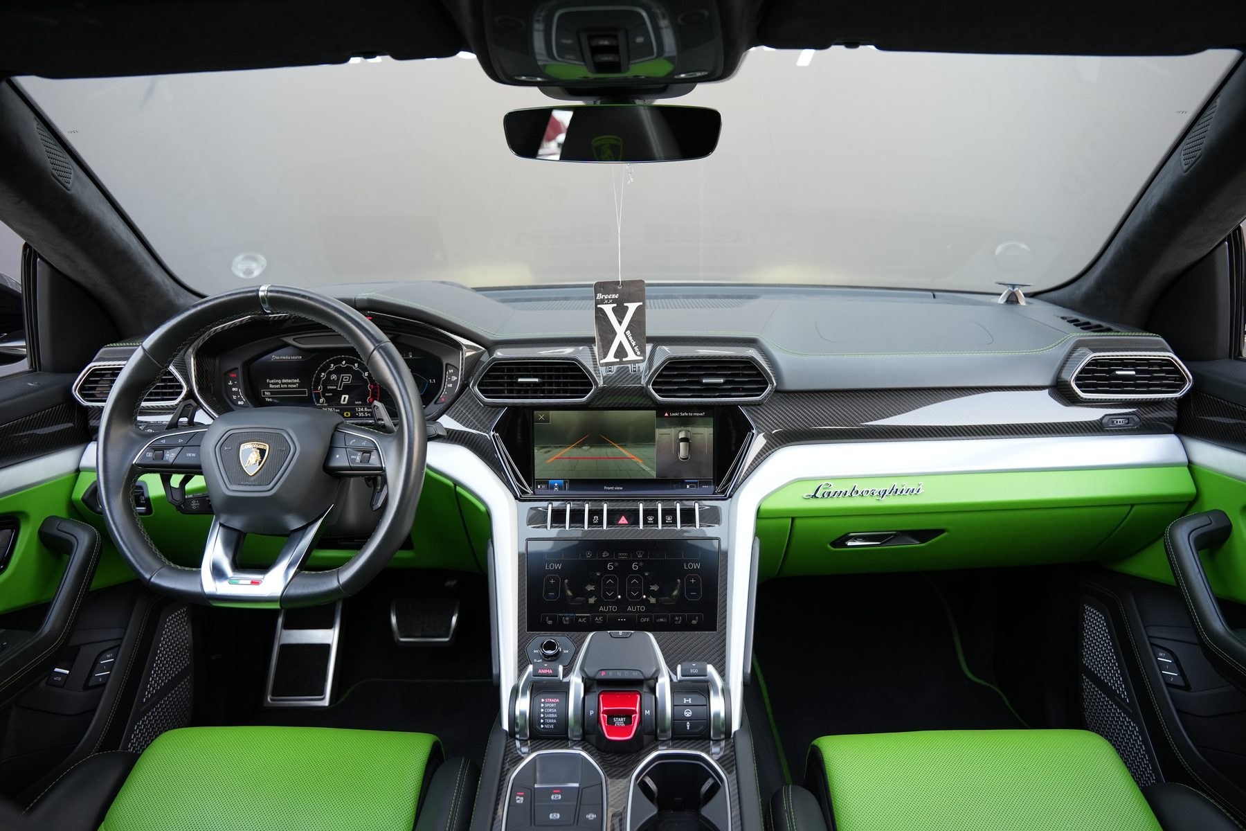 Lamborghini Urus — photo 4