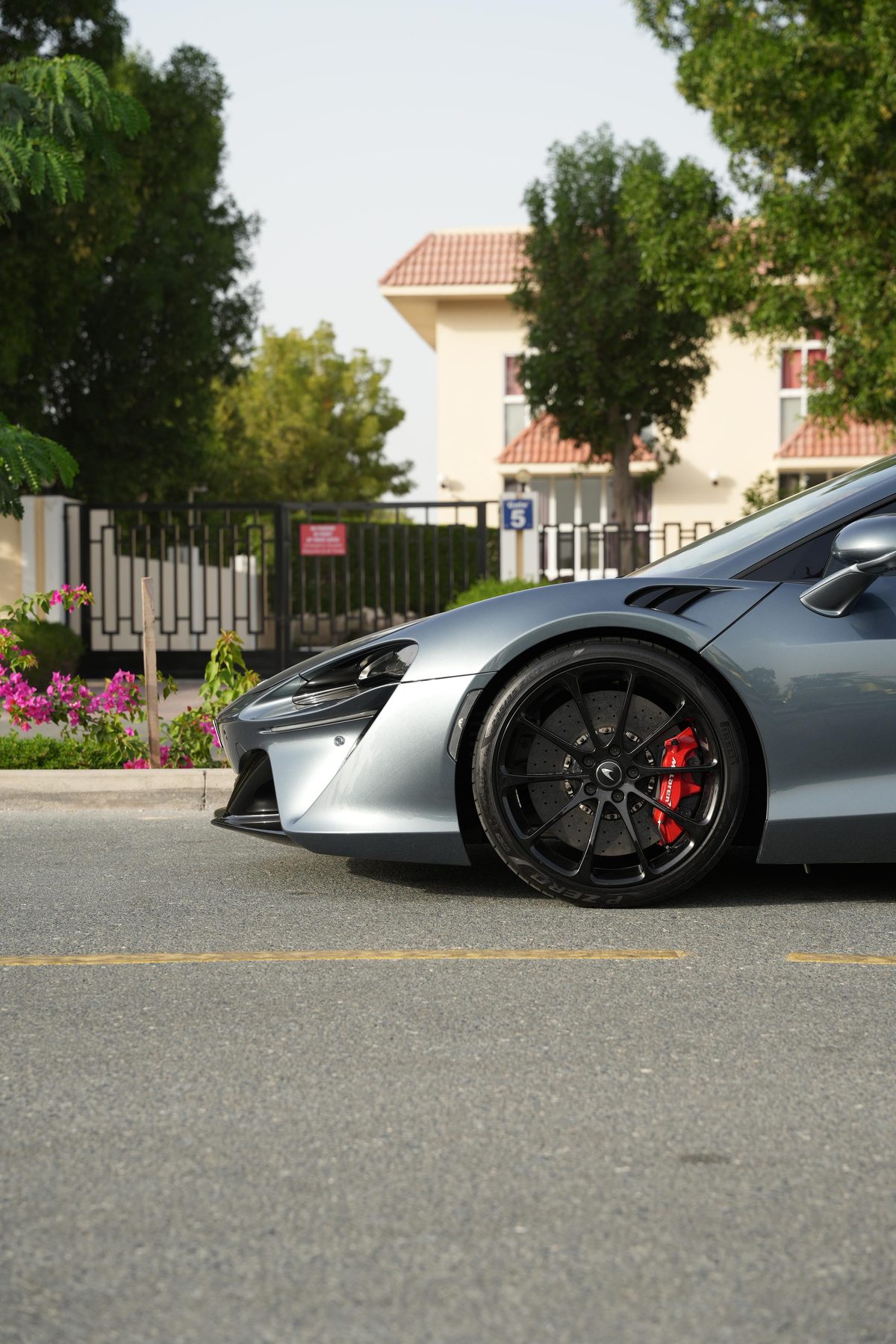 McLaren Artura — photo 4