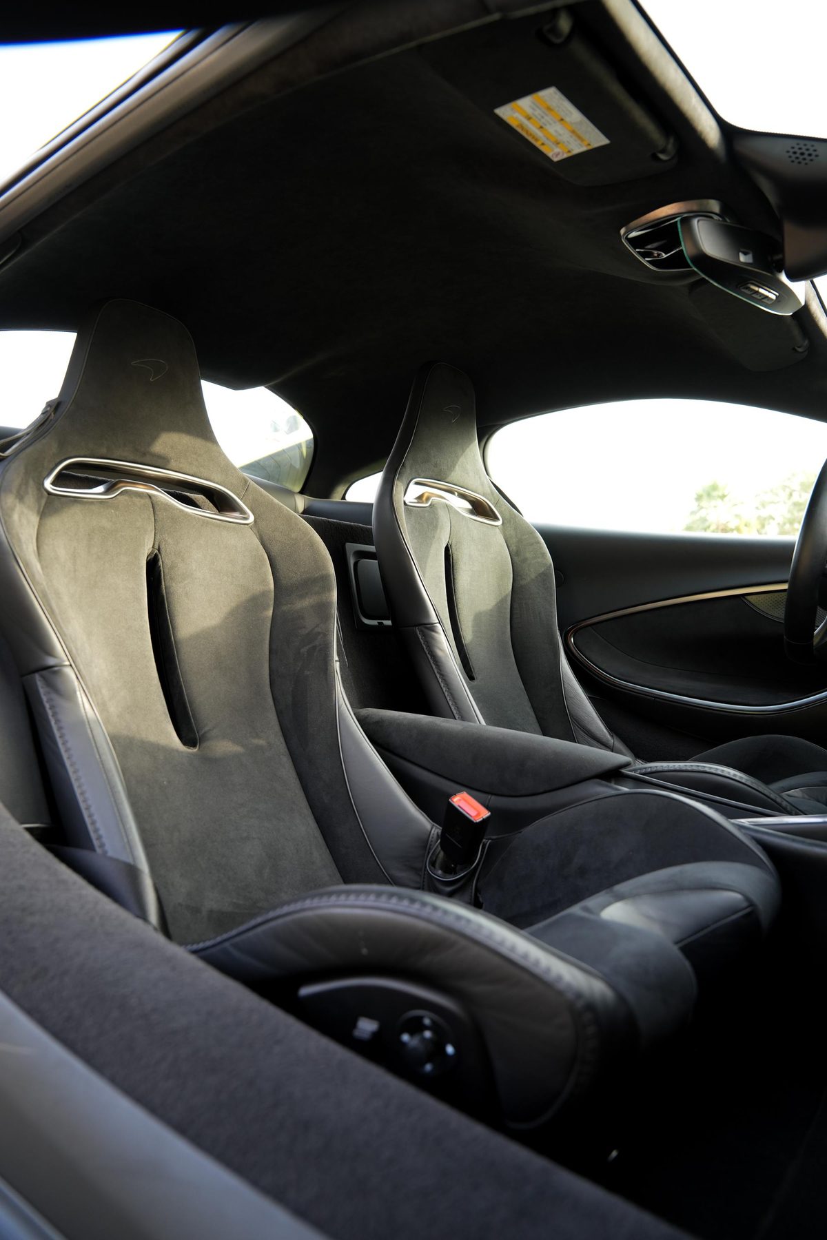 McLaren Artura — photo 5