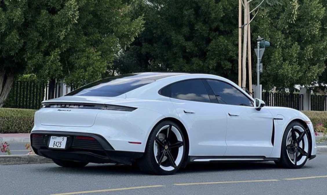 Porsche Taycan S — photo 3