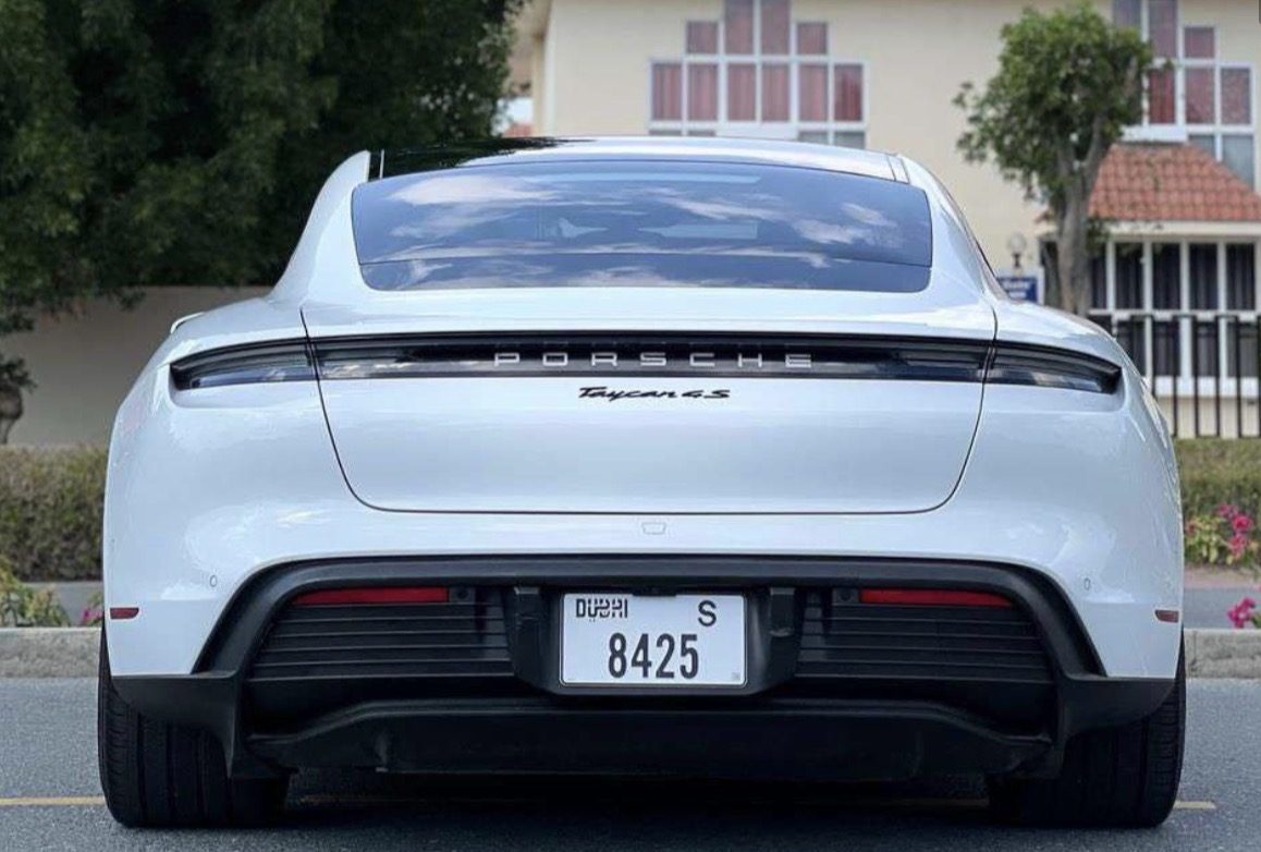 Porsche Taycan S — photo 4
