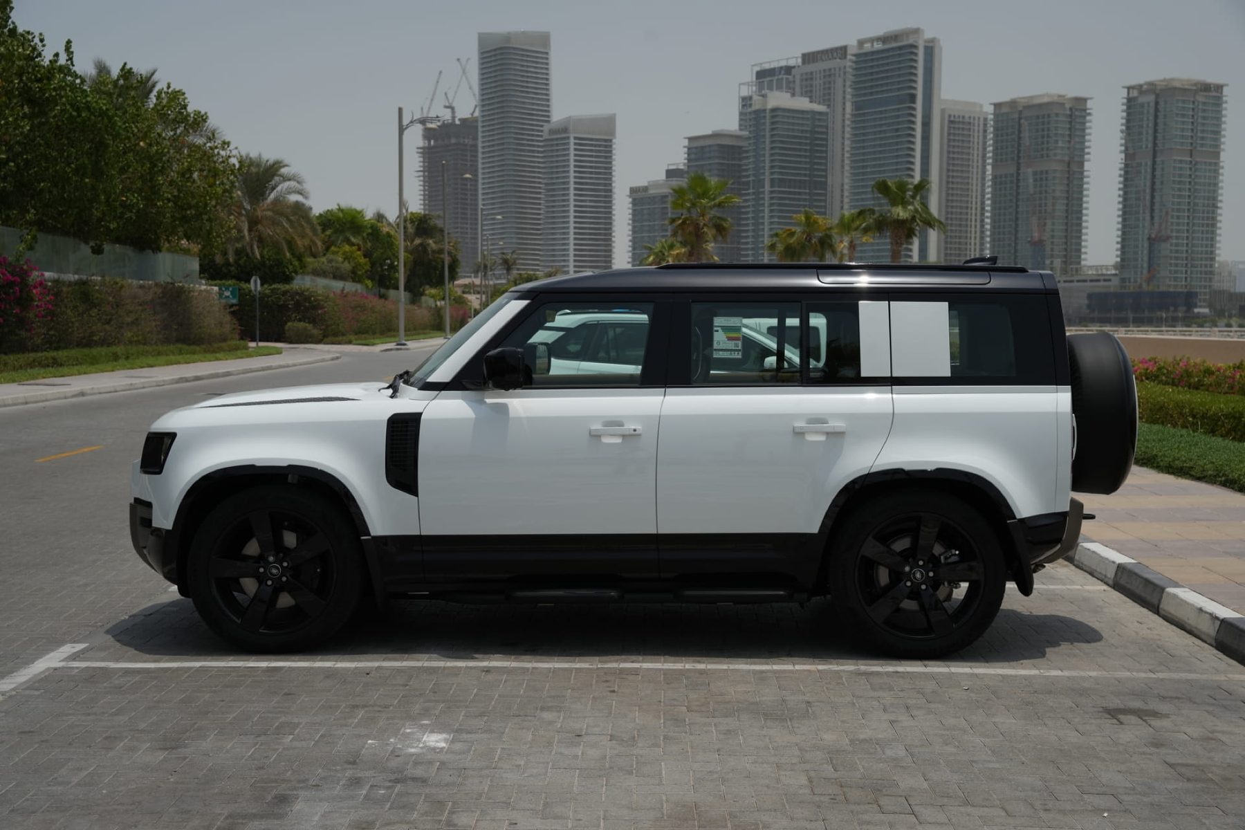 Range Rover Land Rover Defender 2025