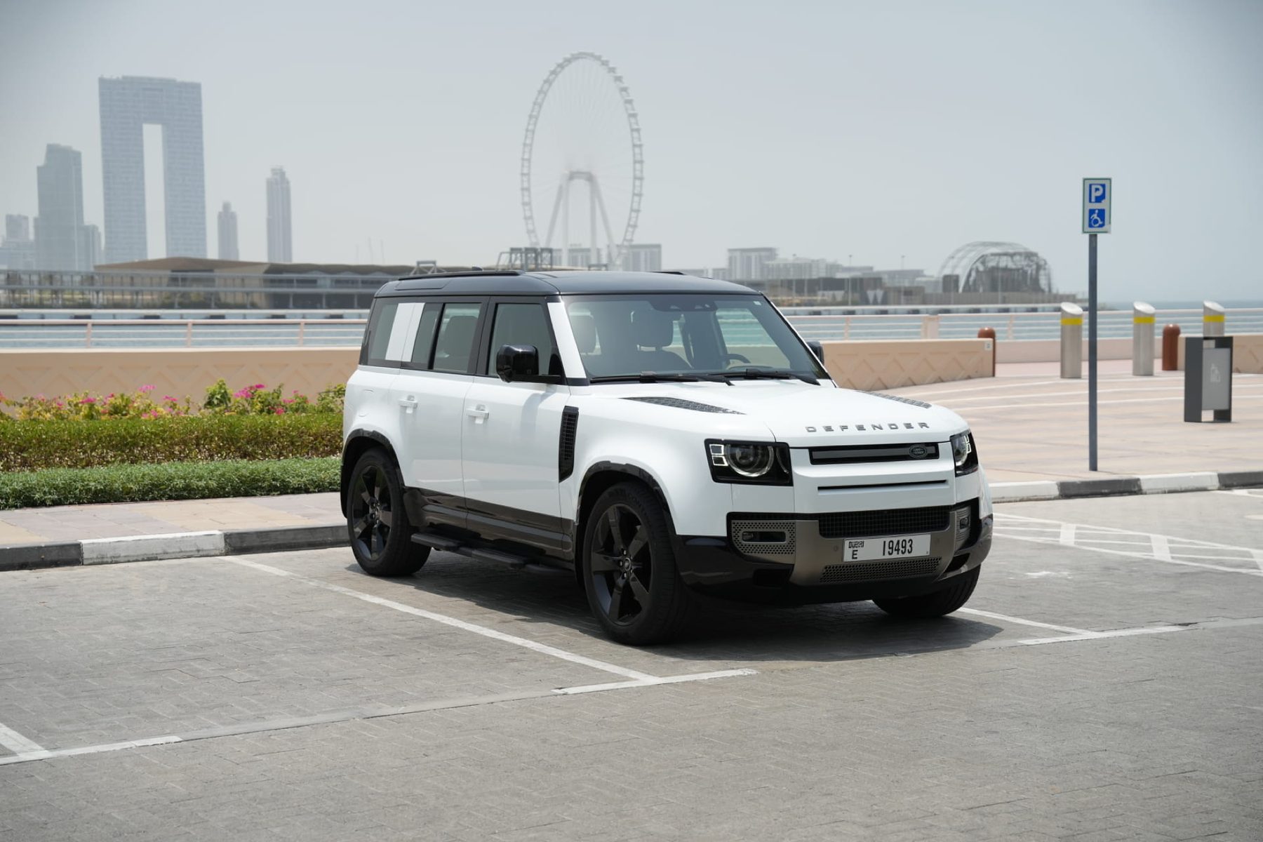 Range Rover Land Rover Defender 2025 — photo 5